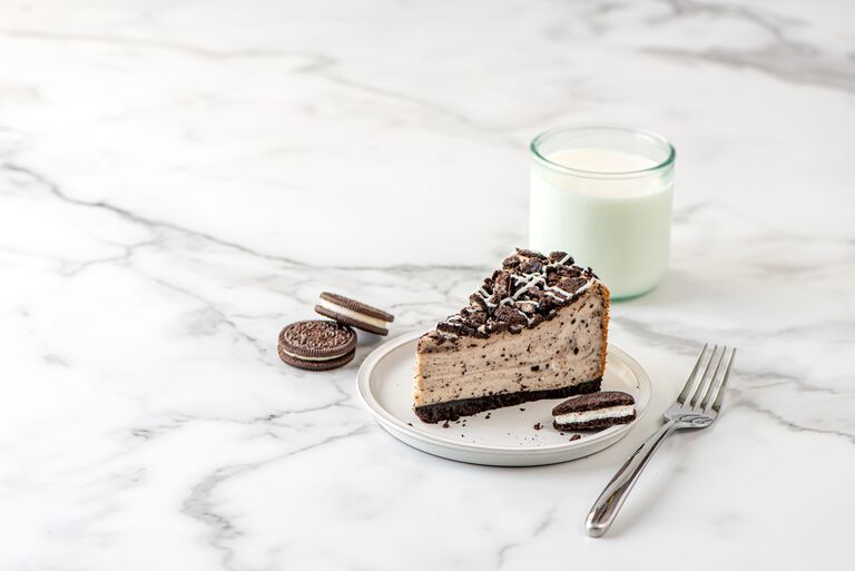 Mega Cheesecake Slice - Cookies and Creme