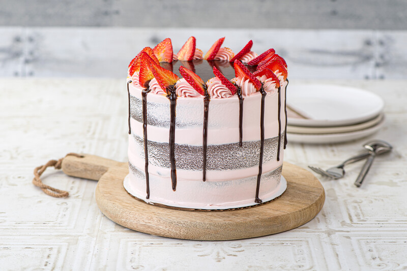 Strawberry chocolate cake