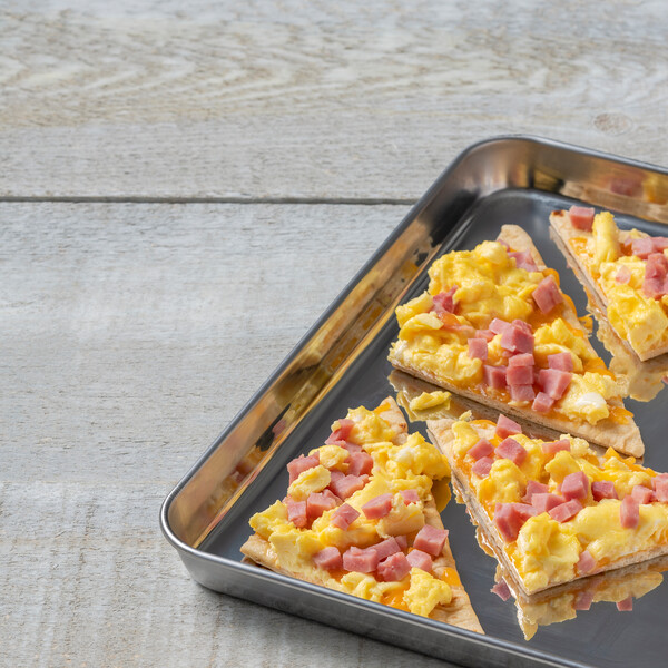 HAM, EGG AND CHEESE FLATBREAD BREAKFAST PIZZA