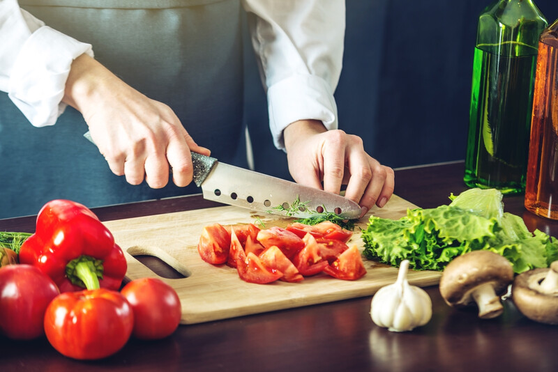 chef cutting vegtables