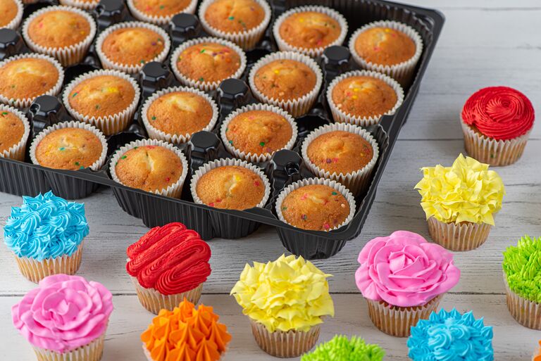 decorated uniced cupcakes