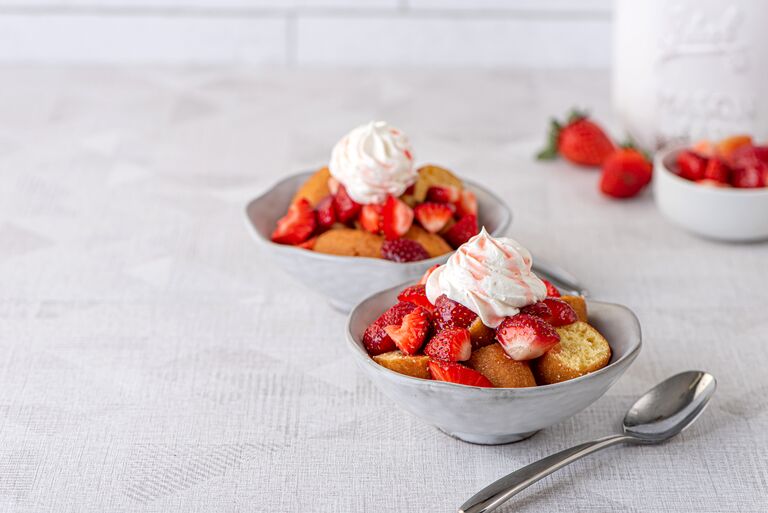 strawberry shortcake desserts with donuts