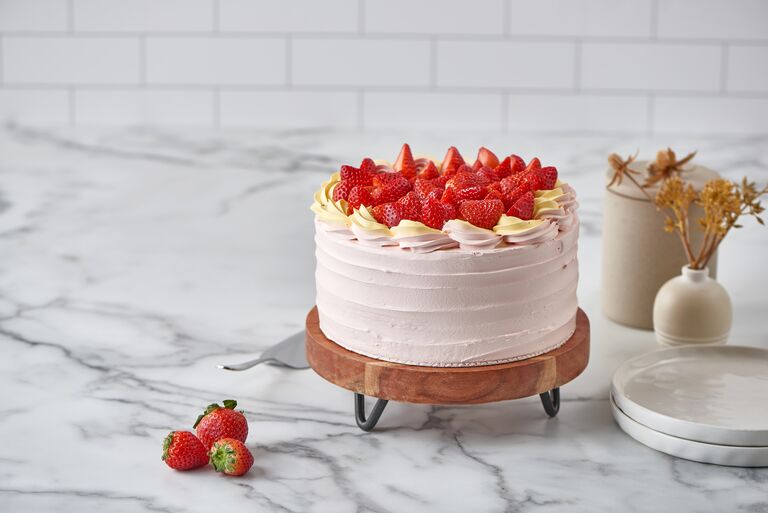 strawberry dessert cake